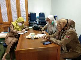 Khazanah Arsip Sekretariat Berupa Dokumentasi (Foto) Tahun 2020 tentang RSUD (Rapat Rekrutmen)