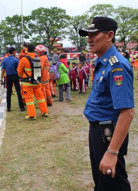 Kasi Sarana dan Prasarana - Refrizal