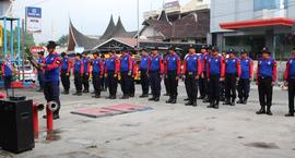 7. Suasana peserta upacara mendengar laporan dari Kabid pencegahan