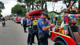 2. Suasana dalam pengaturan barisan pawai