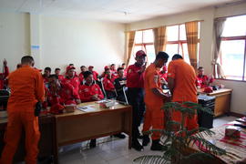 9. Praktek Membuat simpul tali