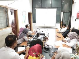 Khazanah Arsip pembahasan dan pemaparan terkait kegiatan Proyek Perubahan dengan Pejabat di Lingkungan Dinas Dukcapil.
