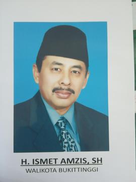 Khazanah arsip Foto Walikota Bukittinggi, Bapak H.Ismet Amzis, SH.