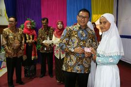 Penyerahan Kartu Identitas Anak bagi siswa-siswi SDN 02 Percontohan Kota Bukittinggi Tahun 2018