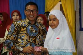 Khazanah Penyerahan Kartu Identitas Anak di Sekolah Dasar Di Bukittinggi oleh Walikota dan wakil ...