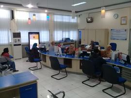 khazanah arsip foto Aktifitas Pelayanan di Dinas Kependudukan  dan Pencatatan Sipil  Kota Bukitti...