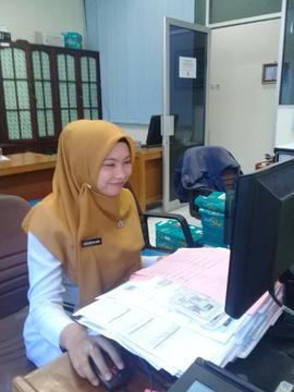 khazanah arsip foto  Petugas  Pelayanan ( front office ),  Dinas Kependudukan dan Pencatatan Sipi...