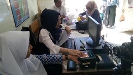 Khazanah arsip Foto Perekaman KTP-el ke Sekolah-sekolah
