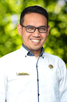 ABDUL HADI, ST (KASI DATA DAN APLIKASI)