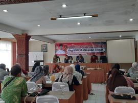 Pelatihan kewirausahaan bagi ukm makanan ringa