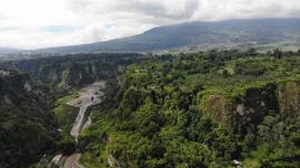 Foto Udara Taman Panorama Lobang Jepang dan Ngarai Sianok Bukittinggi Tahun 2017 11