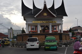 Foto Revitalisasi Jenjang, Pedestrian dan Monumen Kota Bukittinggi Tahun 2017 dan 2018 5