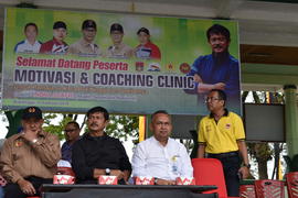 Coaching Clinic Sepakbola 2018 dengan Indra Syafri 10