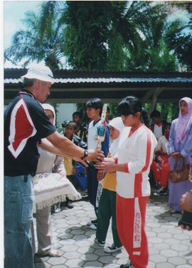 Kegiatan Lomba dalam rangka memeriahkan HUT RI ke 61 Tahun 2006 9