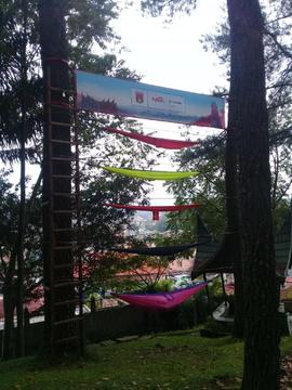 Fasilitas Sepeda Gantung dan Hammock Kawasan Benteng Fort de Kock  2