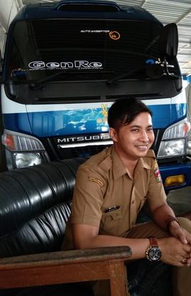 Staf  Sub Bagian Umum dan Kepegawaian P3APPKB: Ozzy Martawizar