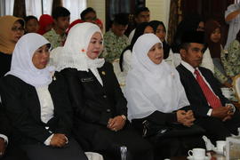 29.07.16, wako melepas siswa dan guru serta kepala sekolah berprestasi ke JKT  1