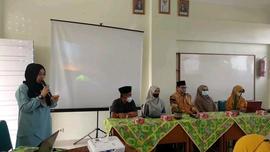 foto MC sedang memberikan arahan dalam kegiatan sosialisasi sekolah penggerak bagi TK, SD, dan SM...