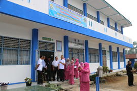 06.04.16 Rabu, Wawako pantau UN di SMK Muhamadyah   1