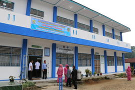 06.04.16 Rabu, Wawako pantau UN di SMK Muhamadyah   1