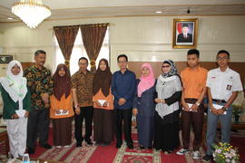 14-5-2016 sabtu lembur penyerahan piagam siswa berprestasi di rumah  1