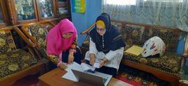 Foto Pengawas Sedang Fokus sedang  Pembimbingan dan pemantauan pada kepala sekolah dan guru binaa...
