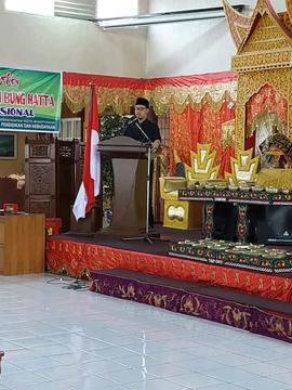 foto bapak dari bidang keb sedang memberikan arahan dalam acara seminar hasil kajian museum rumah...