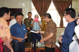 14-5-2016 sabtu lembur penyerahan piagam siswa berprestasi di rumah 1