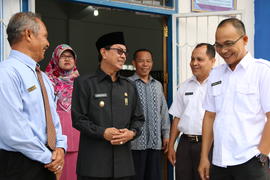 06.04.16 Rabu, Wawako pantau UN di SMK Muhamadyah  1