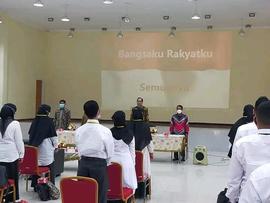 foto sedang melakukan training 1 dalam acara diklat calon kepala sekolah
