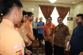 14-5-2016 sabtu lembur penyerahan piagam siswa berprestasi di rumah 1