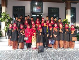 Khazanah Arsip Pawai Budaya Prosesi Adaik MAANTAAN PAJA Di Nagari Kurai