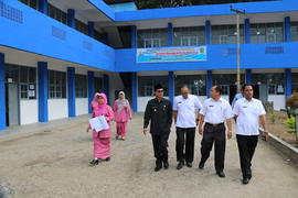  06.04.16 Rabu, Wawako pantau UN di SMK Muhamadyah 1