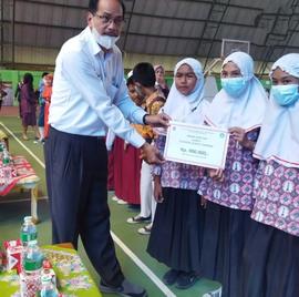 Acara Penyerahan Bantuan Program Indonesia Pintar (PIP) SD, SMP, SMK, dan SMA tahun 2021