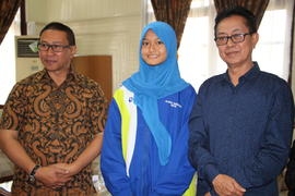 14-5-2016 sabtu lembur penyerahan piagam siswa berprestasi di rumah  1
