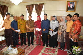 14-5-2016 sabtu lembur penyerahan piagam siswa berprestasi di rumah 1
