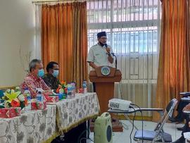 foto bapak kepala disdikbud sedang memberikan arahan dalam acara seleksi substansi calon kepala s...
