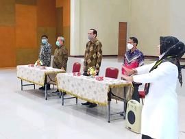 foto bapak kadis dalam acara training 1 kegiatan diklat calon kepala sekolah