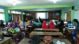 Foto Semua Peserta Pembuatan Website TK Kecamatan Guguk Panjang 18 TK sekecamatan Guguk Panjan. M...