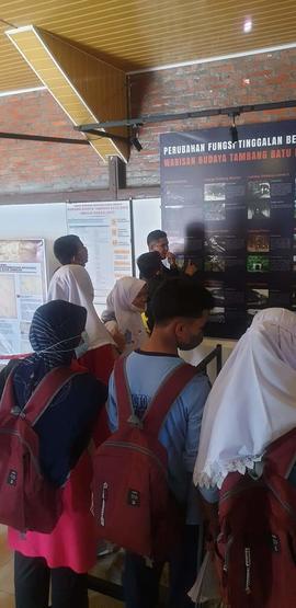 foto sedang pembelajaran  perubahan fungsi tinggalan