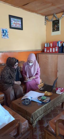 Foto Pengawas Sedang Berdiskusi Dalam Acara Kegiatan Penilaian Kenerja kepala sekolah PKKS.Novemb...