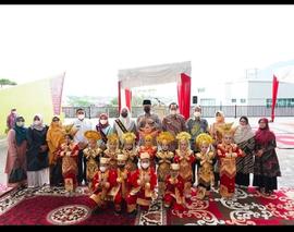 Foto Pengawas bersama anak TK dalam kegiatan Kegiatan gebyar MKS yg dibuka secara langsung oleh b...