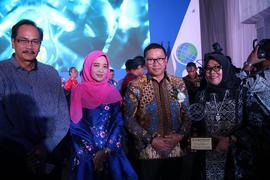 Khaznah Arsip Anugrah Kihajar Tahun 2018 oleh H.M Ramlan Nurmatias,SH. Atas Kepedulian dan Komitm...