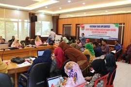Foto 10 Peserta sedang Belajar Mencoba Menginput Dokumen Arsip ke Website SIKEDA