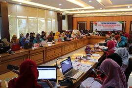 Foto 04 Antusias Peserta Mengikuti Praktek Pemanfaatan SIKEDA