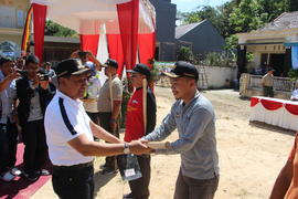 Serah Terima Peralatan Manunggal Sakato 2019 Dinas Perkim Bukittinggi