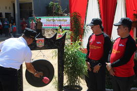 Pemukulan Gong pada Pembukaan Manunggal Sakato 2019