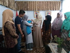 Foto penyerahan pengankatan anak 8