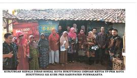 Foto kunjungan tim  program Keluaraga harapan  ( PKH ) dengan ibuk walikota ke dinas sosial propi...