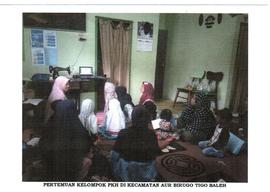 Foto kunjungan tim  program Keluaraga harapan  ( PKH ) ke rumah warga 3